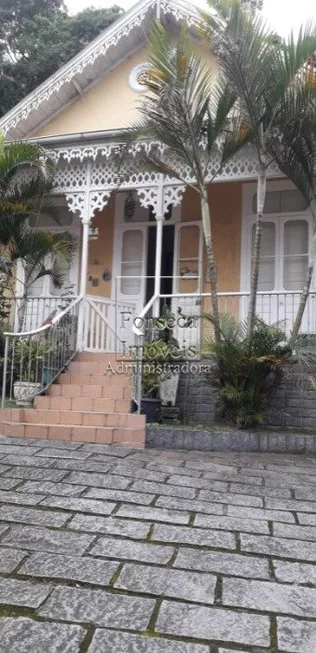 Foto 1 de Casa com 4 Quartos à venda, 150m² em Centro, Petrópolis