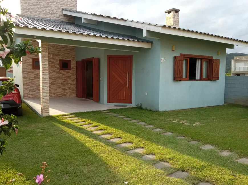 Foto 1 de Casa com 3 Quartos à venda, 100m² em Areias de Palhocinha, Garopaba