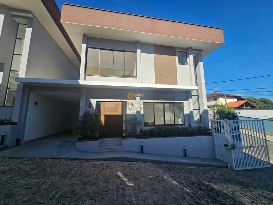 Foto 1 de Casa de Condomínio com 4 Quartos à venda, 148m² em Varzea, Teresópolis