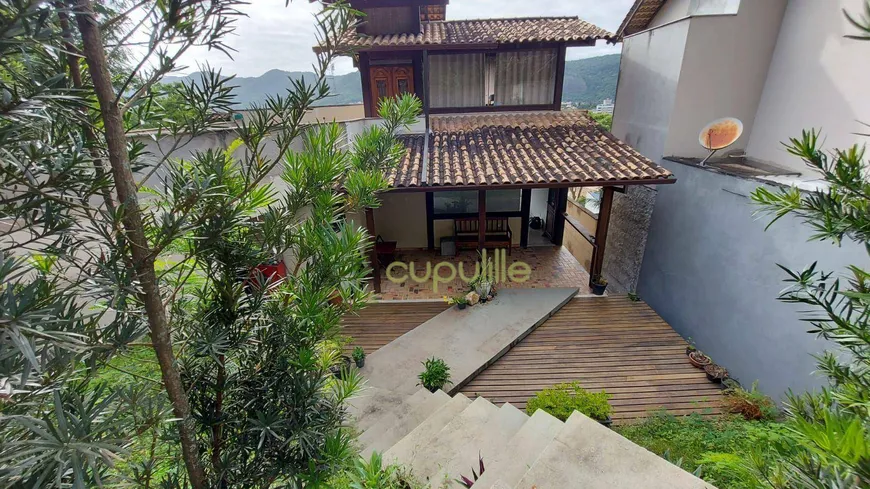 Foto 1 de Casa de Condomínio com 4 Quartos para venda ou aluguel, 193m² em Itaipu, Niterói