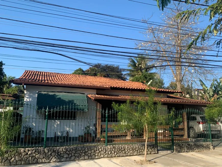 Foto 1 de Casa com 6 Quartos à venda, 400m² em Maria Paula, Niterói