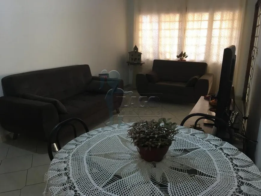 Foto 1 de Casa com 3 Quartos à venda, 176m² em Adão do Carmo Leonel, Ribeirão Preto