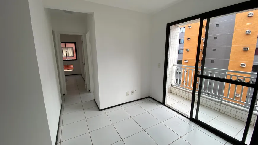 Foto 1 de Apartamento com 2 Quartos para alugar, 57m² em Calhau, São Luís