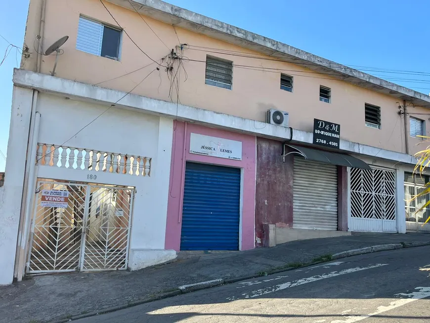 Foto 1 de Casa com 10 Quartos à venda, 300m² em Vila Zat, São Paulo