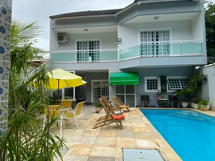 Foto 1 de Casa de Condomínio com 5 Quartos à venda, 240m² em Vargem Grande, Rio de Janeiro