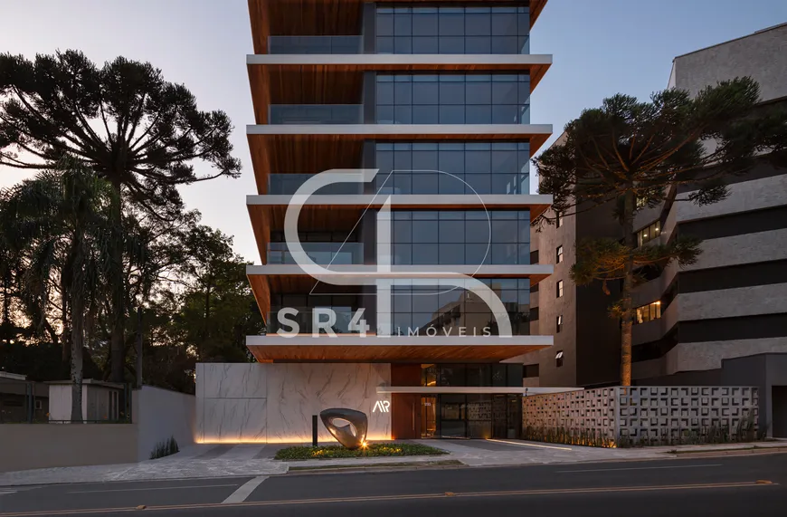 Foto 1 de Apartamento com 3 Quartos à venda, 202m² em Cabral, Curitiba