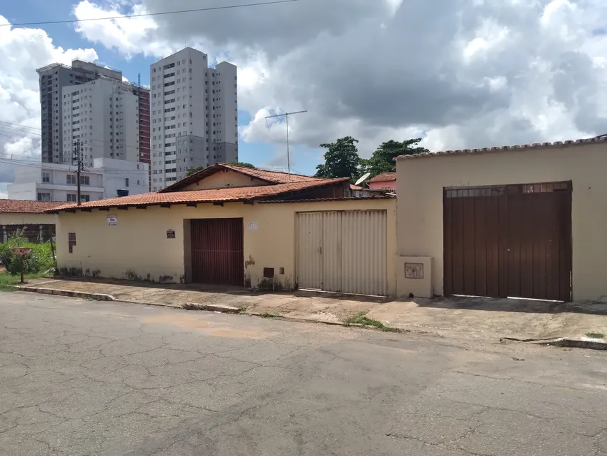 Foto 1 de Casa com 3 Quartos à venda, 180m² em Setor Negrão de Lima, Goiânia