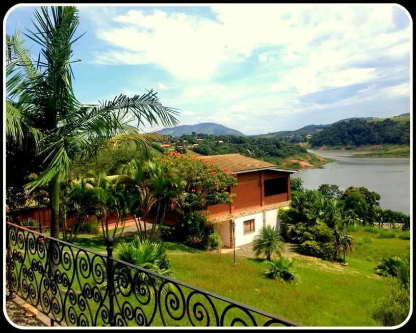 Foto 1 de Fazenda/Sítio com 4 Quartos à venda, 600m² em Guaraiuva, Vargem