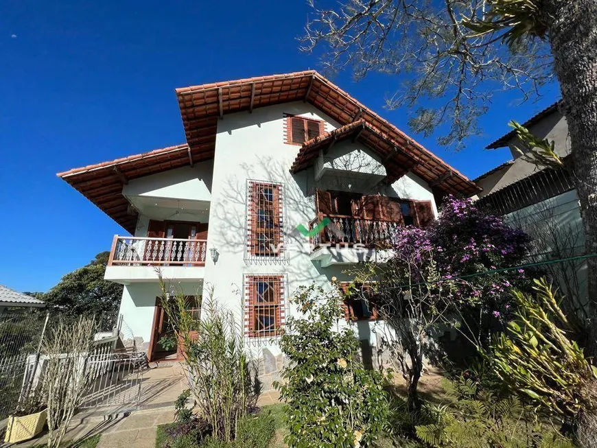 Foto 1 de Casa de Condomínio com 3 Quartos à venda, 345m² em Golfe, Teresópolis