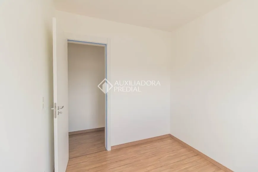Foto 1 de Apartamento com 3 Quartos para alugar, 66m² em Humaitá, Porto Alegre