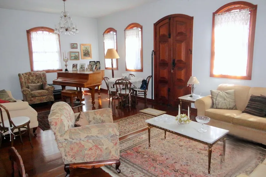 Foto 1 de Casa com 4 Quartos à venda, 434m² em Belvedere, Belo Horizonte
