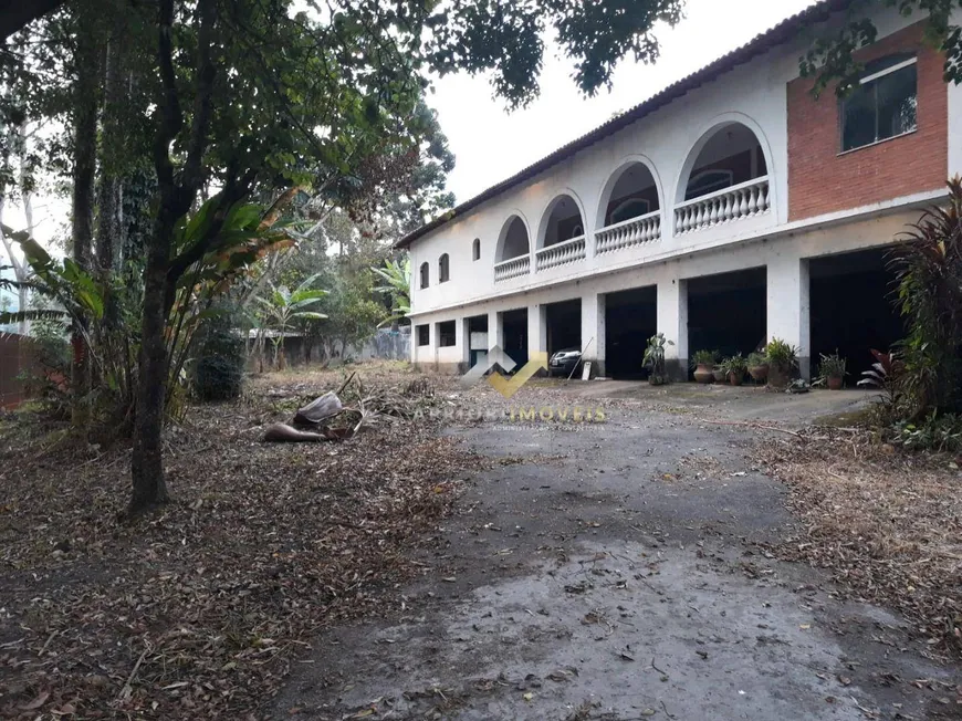 Foto 1 de Sobrado com 4 Quartos à venda, 800m² em Três Montanhas, Osasco