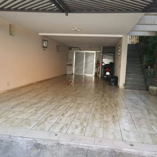 Foto 1 de Sobrado com 4 Quartos à venda, 300m² em Vila Ipojuca, São Paulo