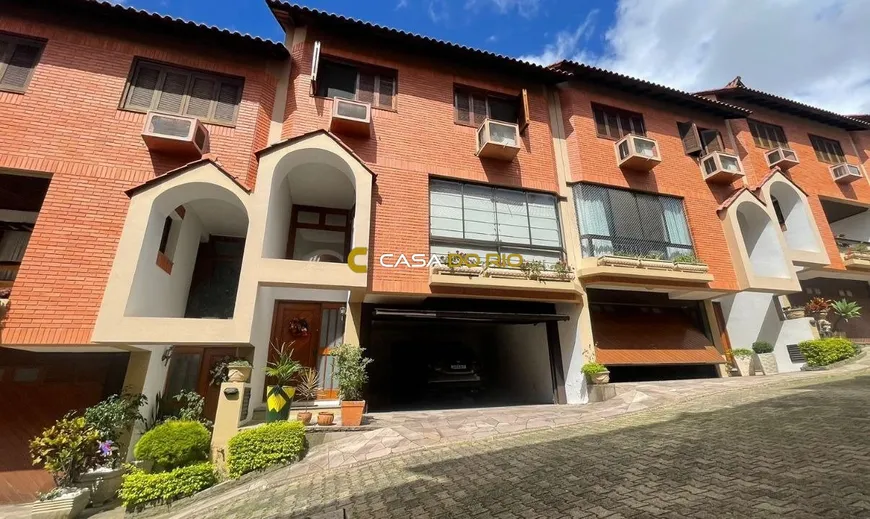 Foto 1 de Casa de Condomínio com 3 Quartos à venda, 200m² em Vila Conceição, Porto Alegre