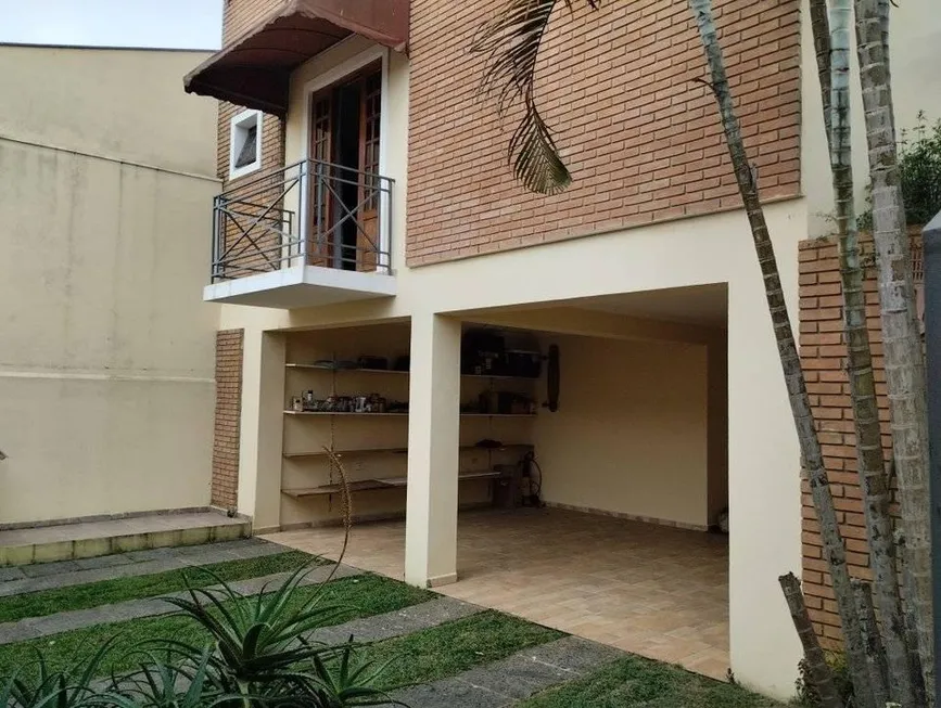 Foto 1 de Sobrado com 4 Quartos à venda, 235m² em Campo Limpo, São Paulo