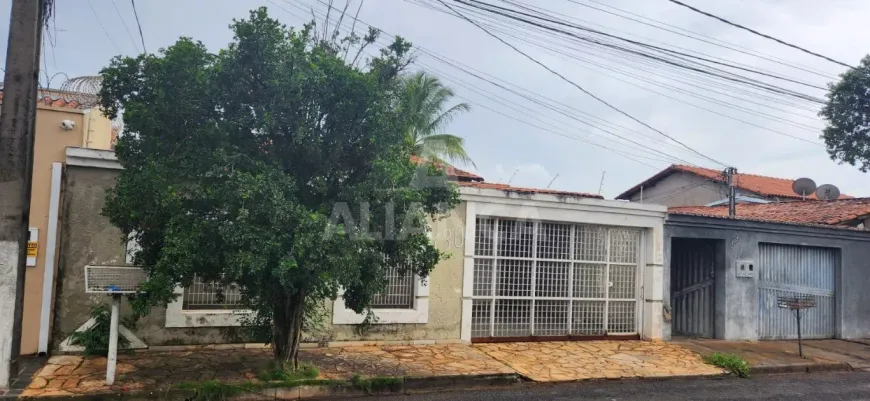 Foto 1 de Casa com 3 Quartos à venda, 140m² em Jardim das Palmeiras, Uberlândia