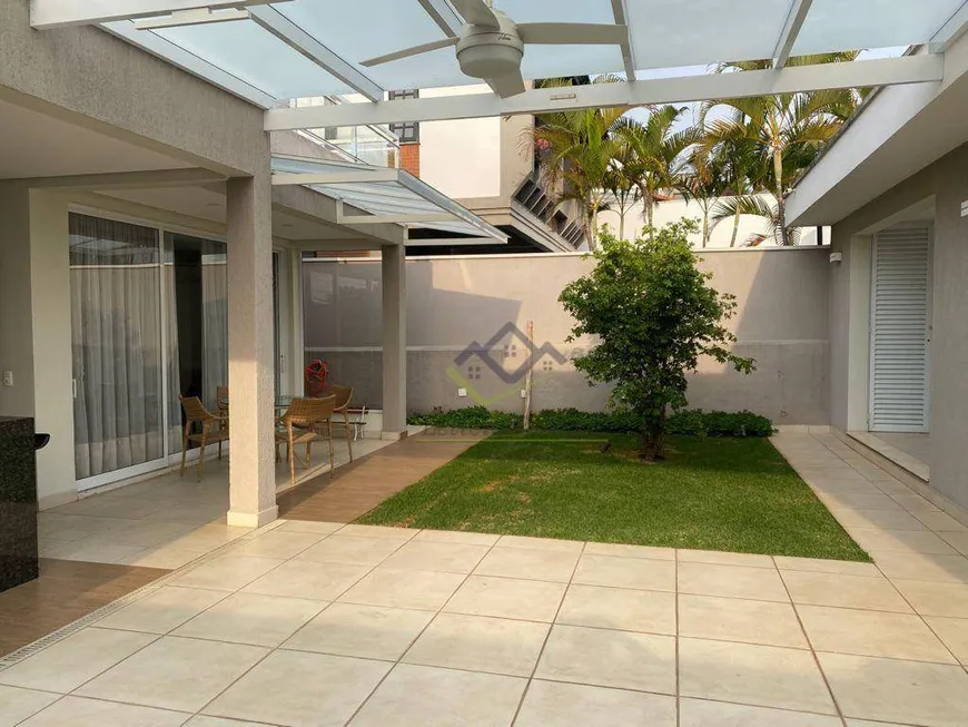 Foto 1 de Casa de Condomínio com 4 Quartos à venda, 280m² em Alphaville, Santana de Parnaíba
