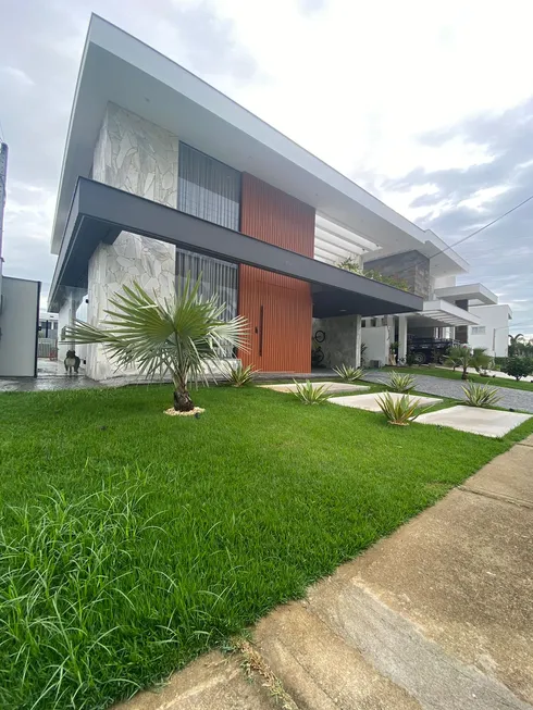 Foto 1 de Casa de Condomínio com 3 Quartos à venda, 300m² em Parque Rodoviario, Campos dos Goytacazes