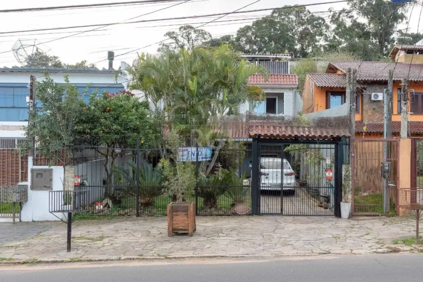 Foto 1 de Casa com 3 Quartos à venda, 241m² em Ipanema, Porto Alegre