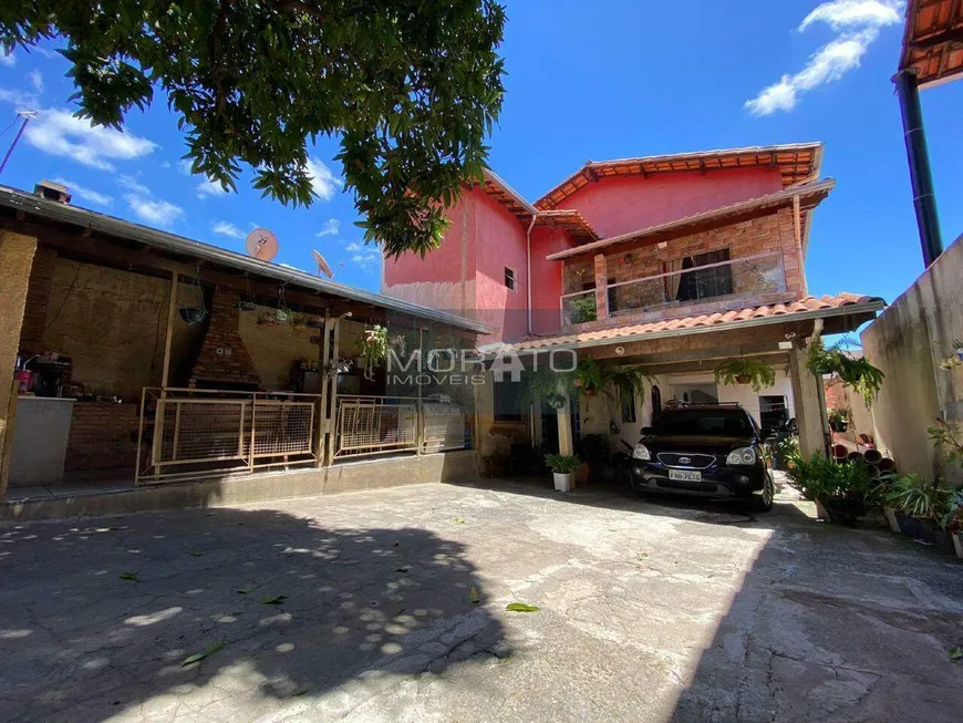 Foto 1 de Casa com 3 Quartos à venda, 450m² em Coqueiros, Belo Horizonte