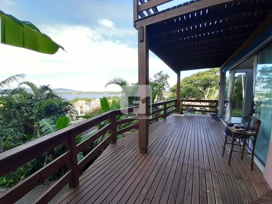 Foto 1 de Casa com 4 Quartos para alugar, 150m² em Canto da Lagoa, Florianópolis