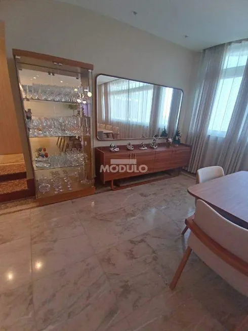 Foto 1 de Apartamento com 3 Quartos à venda, 317m² em Nossa Senhora Aparecida, Uberlândia