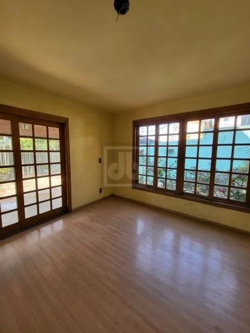 Foto 1 de Casa com 4 Quartos à venda, 200m² em Serra Grande, Niterói