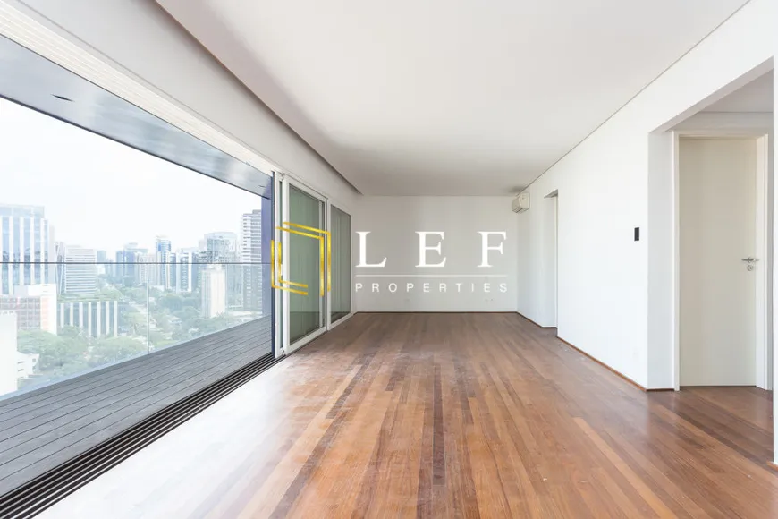 Foto 1 de Apartamento com 2 Quartos à venda, 95m² em Vila Olímpia, São Paulo