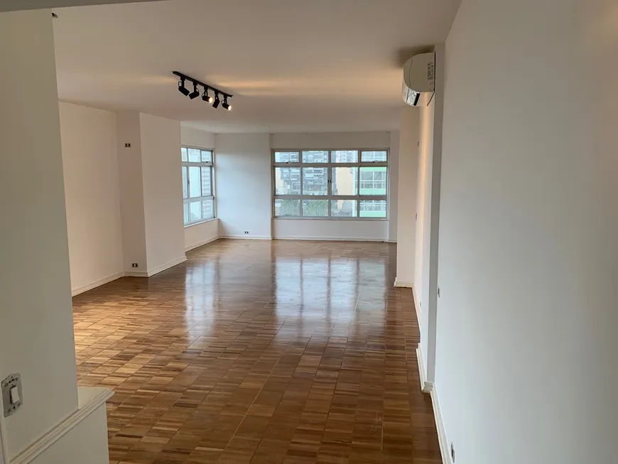 Foto 1 de Apartamento com 4 Quartos para alugar, 330m² em Jardim América, São Paulo