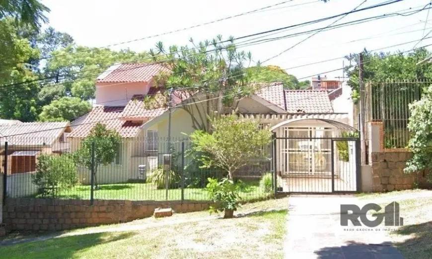 Foto 1 de Casa com 4 Quartos à venda, 202m² em Santa Tereza, Porto Alegre