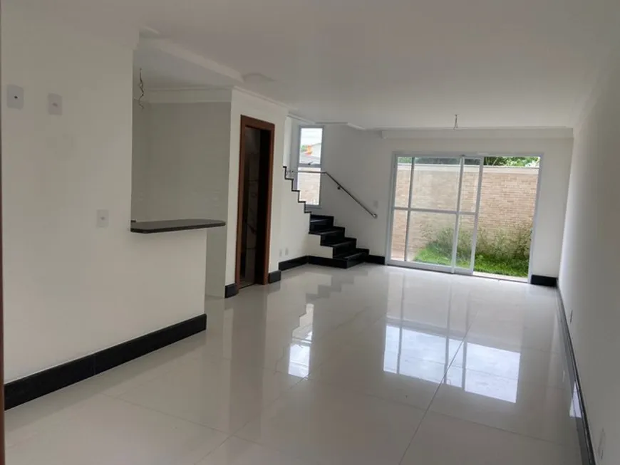 Foto 1 de Casa de Condomínio com 3 Quartos à venda, 95m² em Manguinhos, Serra