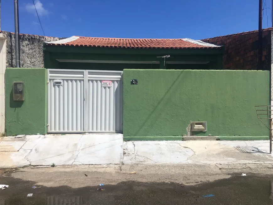 Foto 1 de Casa com 2 Quartos à venda, 140m² em Centro, Barra dos Coqueiros