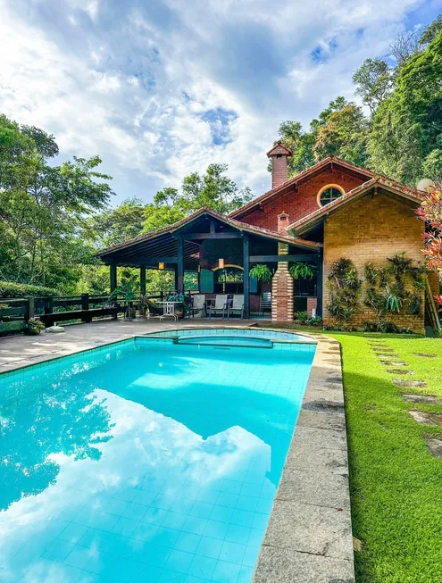 Foto 1 de Casa de Condomínio com 4 Quartos à venda, 325m² em Pedro do Rio, Petrópolis