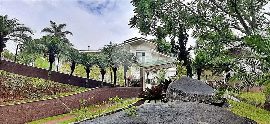 Foto 1 de Casa de Condomínio com 3 Quartos à venda, 350m² em Serra da Cantareira, Mairiporã