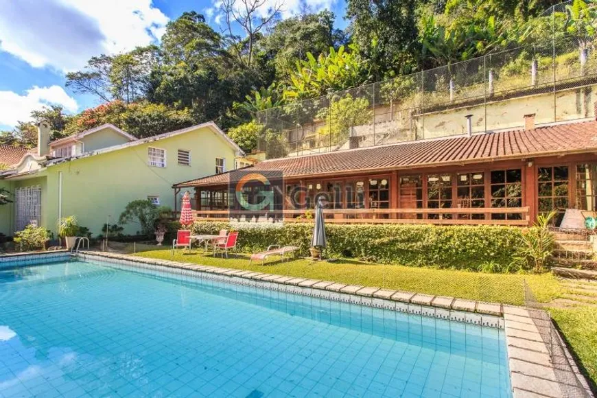 Foto 1 de Casa com 4 Quartos à venda, 600m² em Quitandinha, Petrópolis