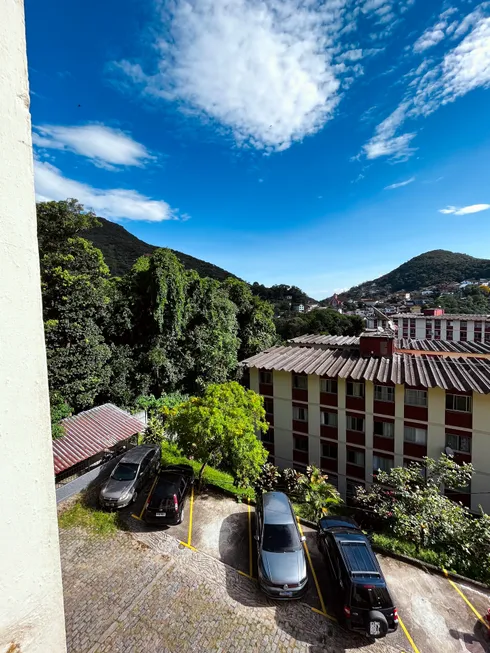 Foto 1 de Apartamento com 2 Quartos à venda, 43m² em Sao Sebastiao, Petrópolis
