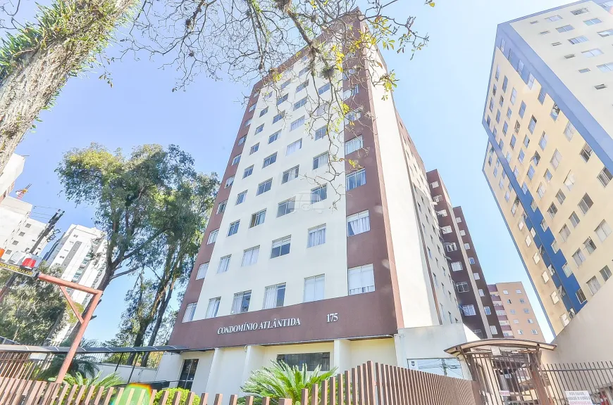 Foto 1 de Apartamento com 3 Quartos à venda, 70m² em Novo Mundo, Curitiba