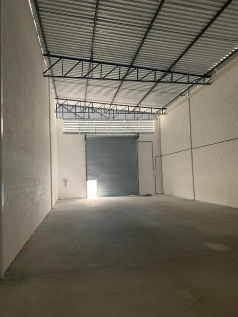 Foto 1 de Galpão/Depósito/Armazém para alugar, 180m² em Vila Nova Cintra, Mogi das Cruzes