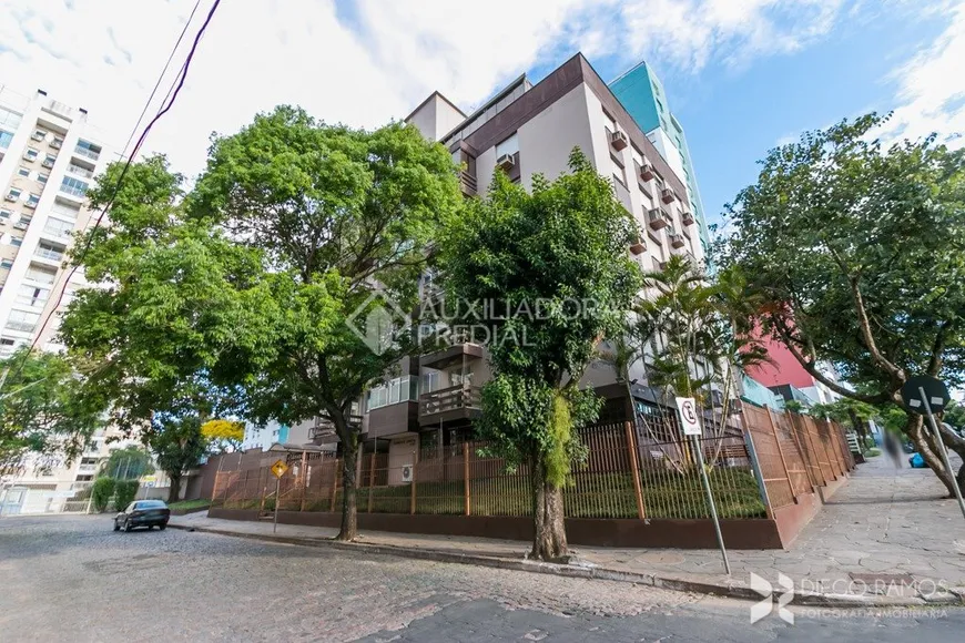 Foto 1 de Apartamento com 3 Quartos à venda, 76m² em Passo da Areia, Porto Alegre
