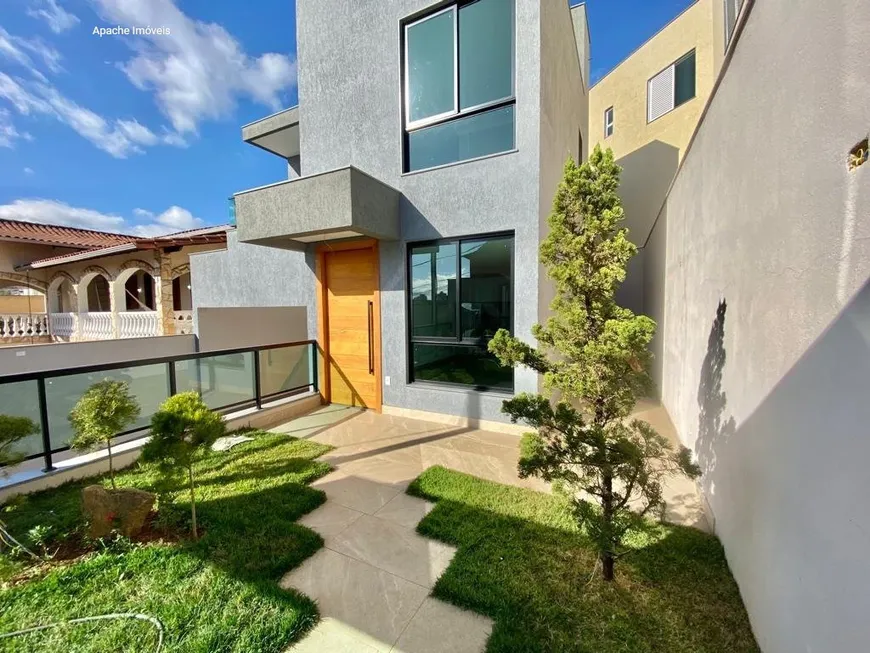 Foto 1 de Casa com 3 Quartos à venda, 196m² em Nova Gameleira, Belo Horizonte