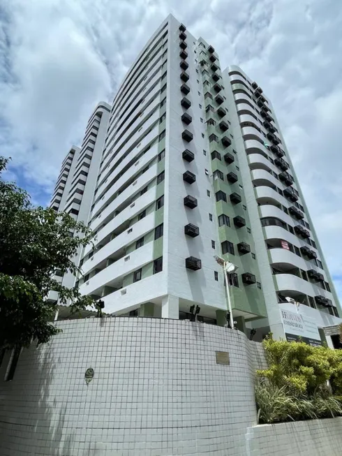 Foto 1 de Apartamento com 3 Quartos à venda, 110m² em Boa Viagem, Recife