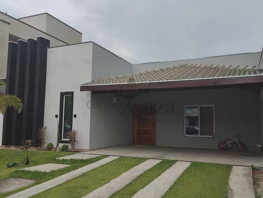 Foto 1 de Casa de Condomínio com 3 Quartos à venda, 180m² em Jardim Jacinto, Jacareí