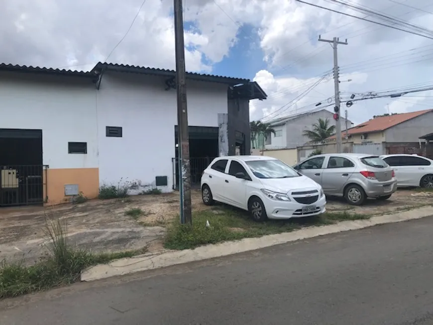 Foto 1 de Galpão/Depósito/Armazém à venda, 210m² em Parque Santa Cecília, Aparecida de Goiânia