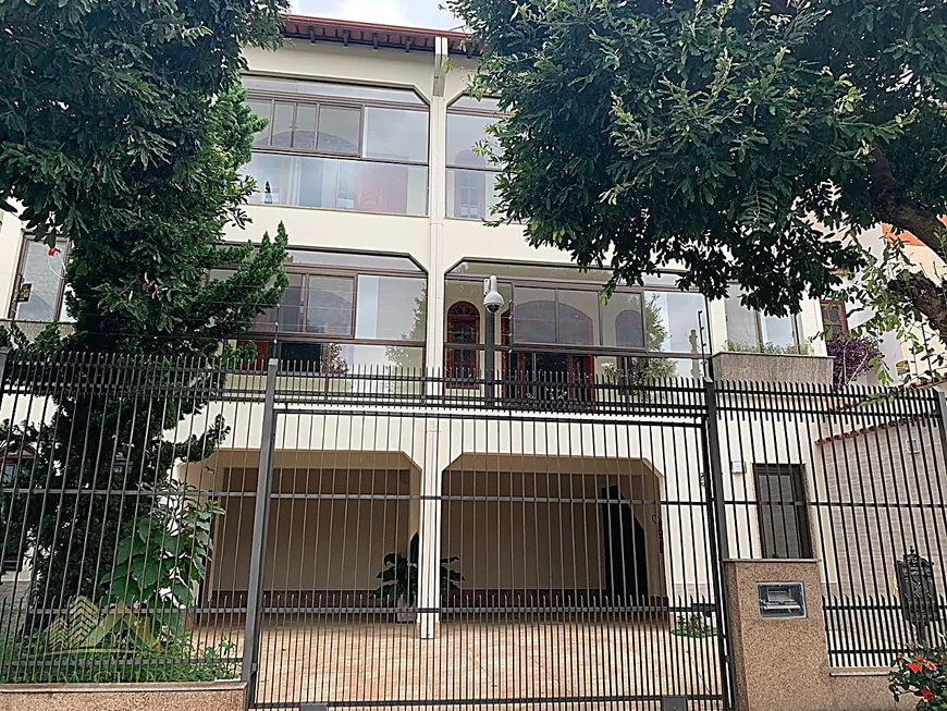 Foto 1 de Casa com 3 Quartos para alugar, 200m² em Quintas das Avenidas, Juiz de Fora