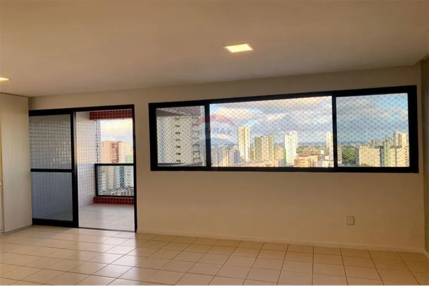 Foto 1 de Apartamento com 4 Quartos à venda, 157m² em Espinheiro, Recife