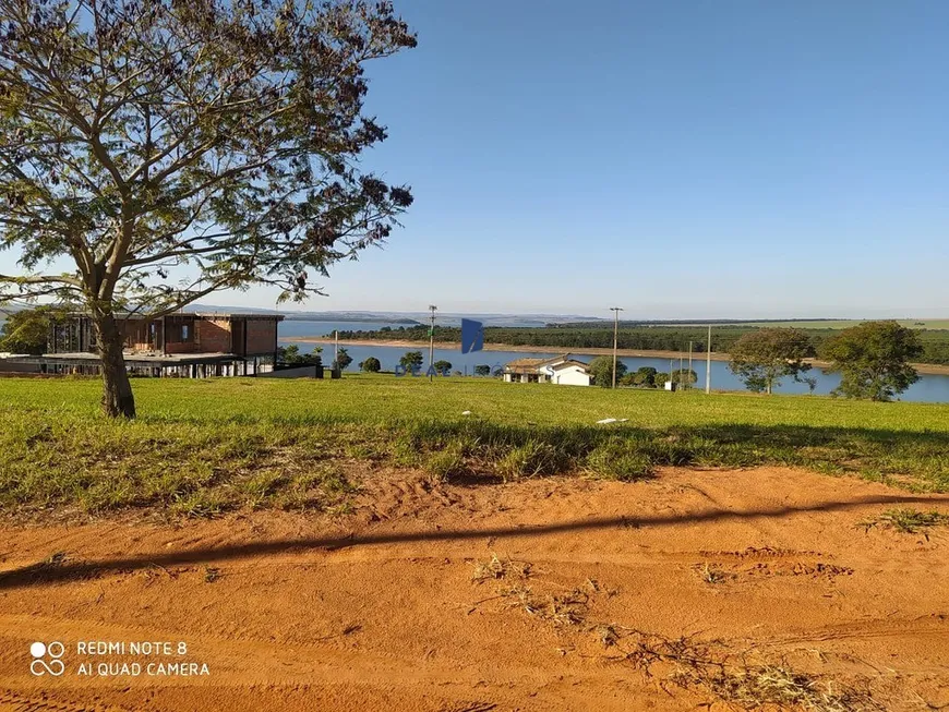 Foto 1 de Lote/Terreno à venda em Condomínio Riviera de Santa Cristina XIII, Paranapanema