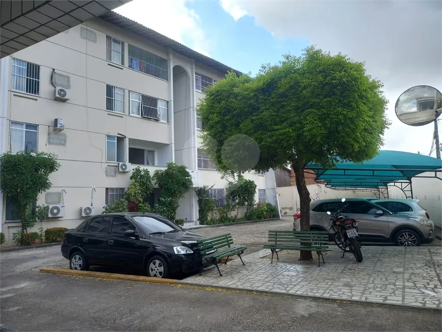 Foto 1 de Apartamento com 3 Quartos à venda, 85m² em Montese, Fortaleza