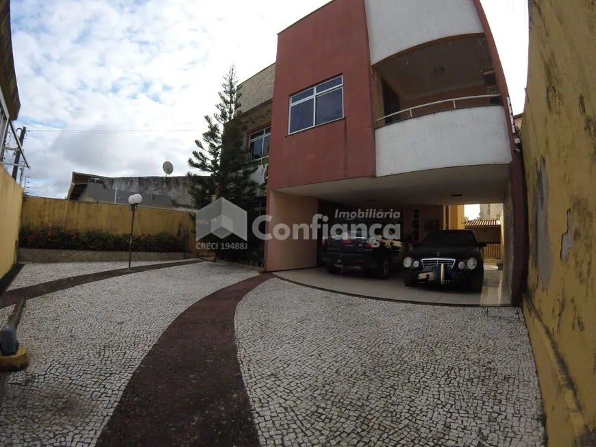 Foto 1 de Casa com 5 Quartos à venda, 330m² em Montese, Fortaleza