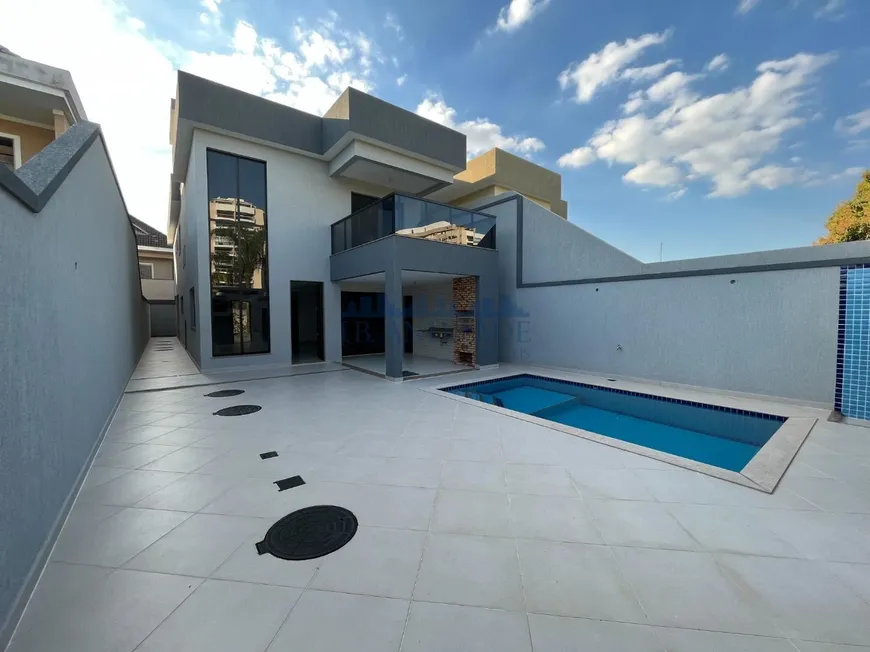 Foto 1 de Casa de Condomínio com 4 Quartos à venda, 400m² em Barra da Tijuca, Rio de Janeiro