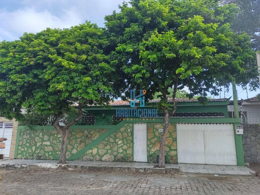 Foto 1 de Casa com 2 Quartos à venda, 236m² em Lagoa Nova, Natal